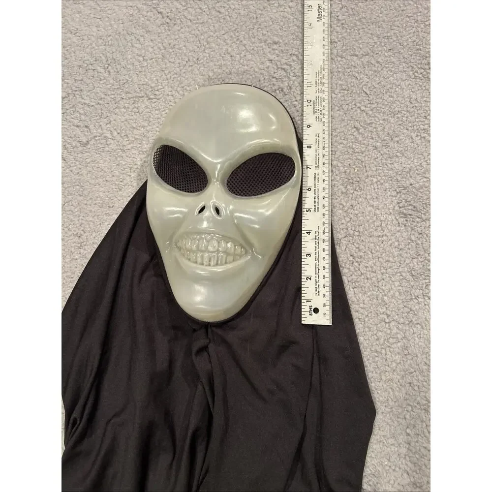 2000 Masquerade Magic Visible Visitors Alien Halloween Mask Glow-In-Dark SCARY